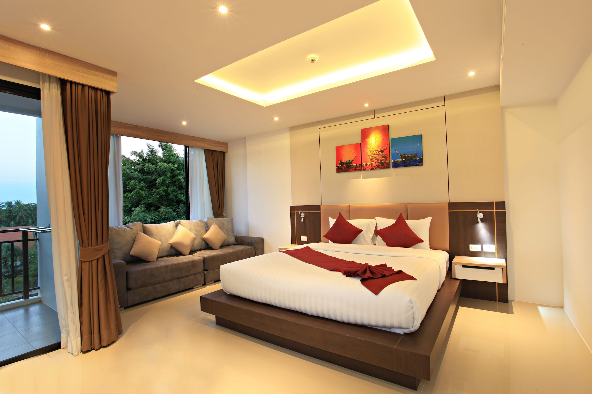 GRAND, SUITE, BALCONY