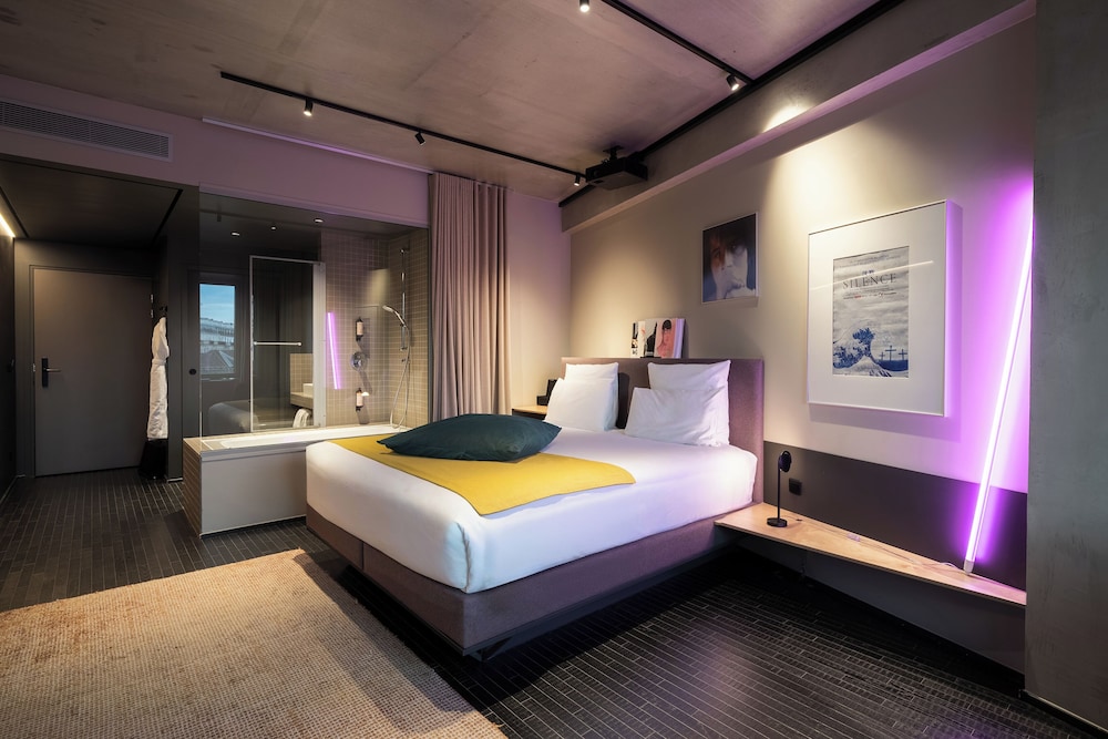 CINEMA, JUNIOR, DOUBLE BED