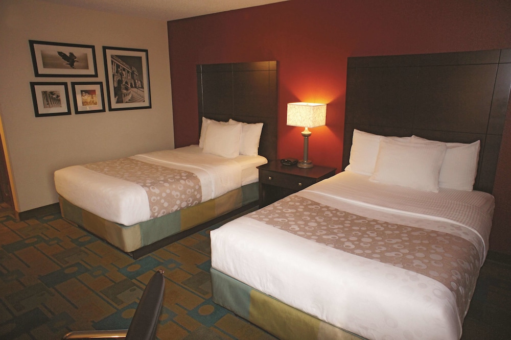 La Quinta Inn And Suites By Wyndham Plattsburgh 14/38