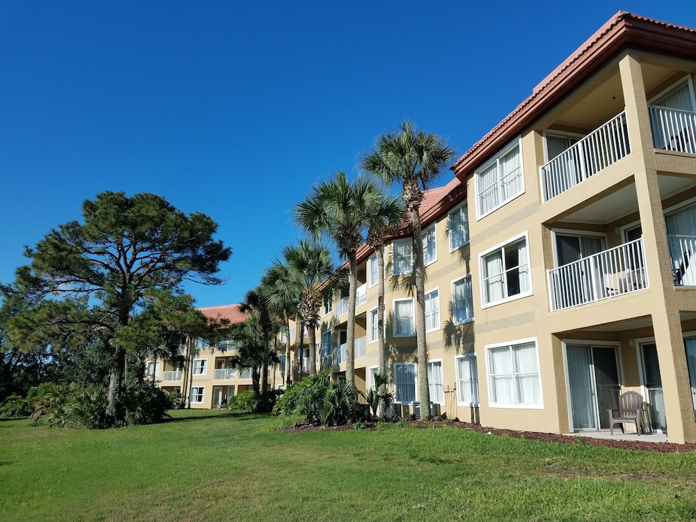Parc Corniche Condominium Suites 58/62