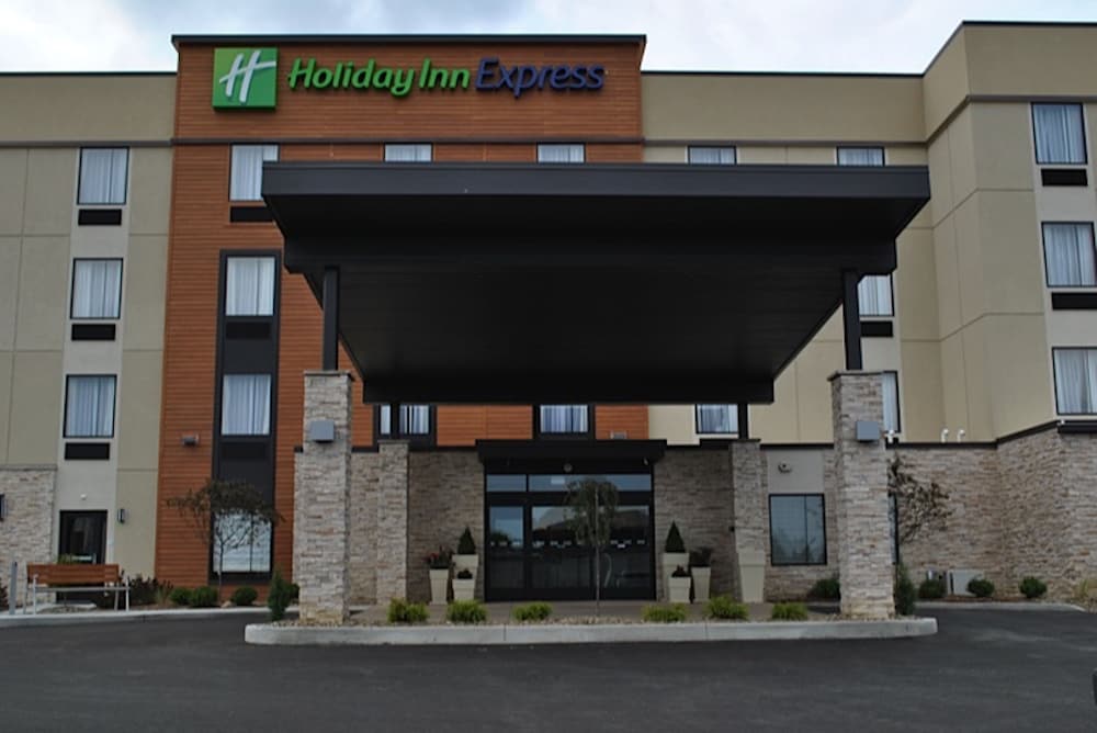 HOLIDAY INN EXPRESS SALEM 1/28