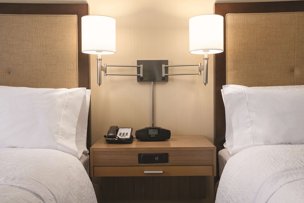 Hampton Inn Brigham City 17/39