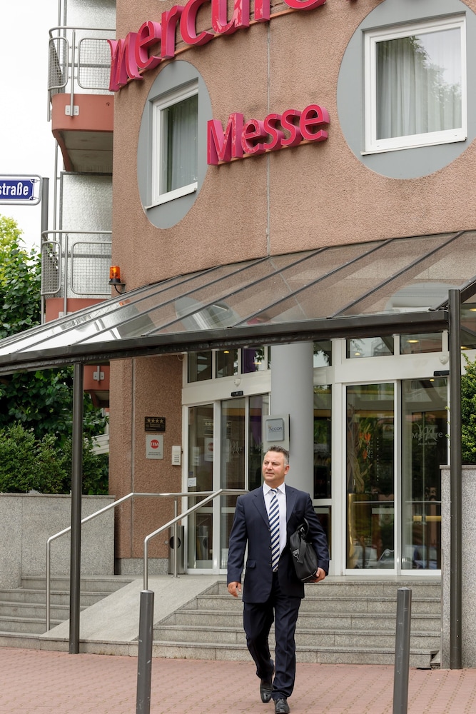 MERCURE HOTEL AND RESIDENZ FRANKFURT MESSE 9/82