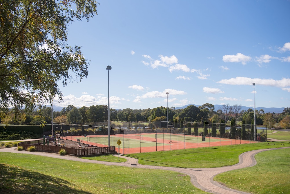 Country Club Tasmania 40/67