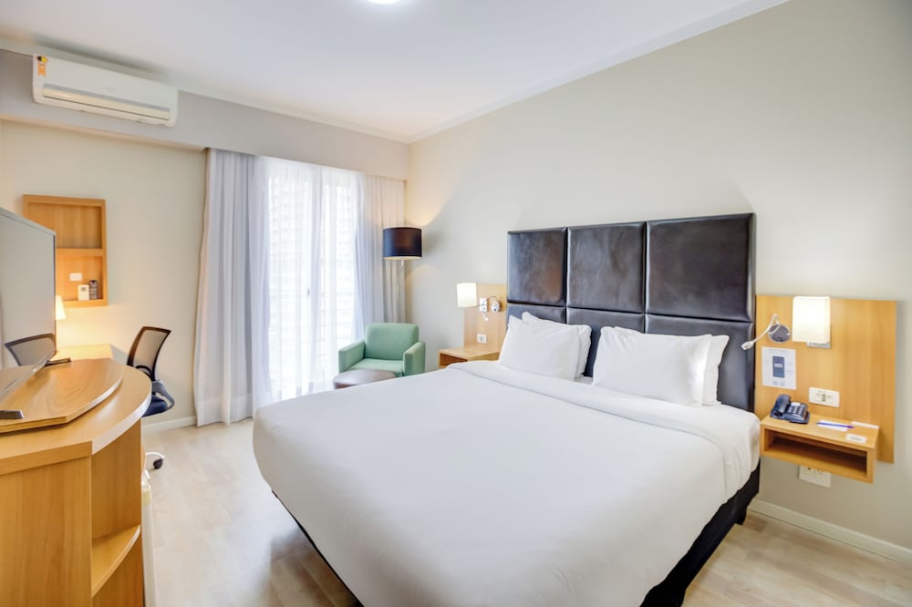 Deluxe, Queen Bed