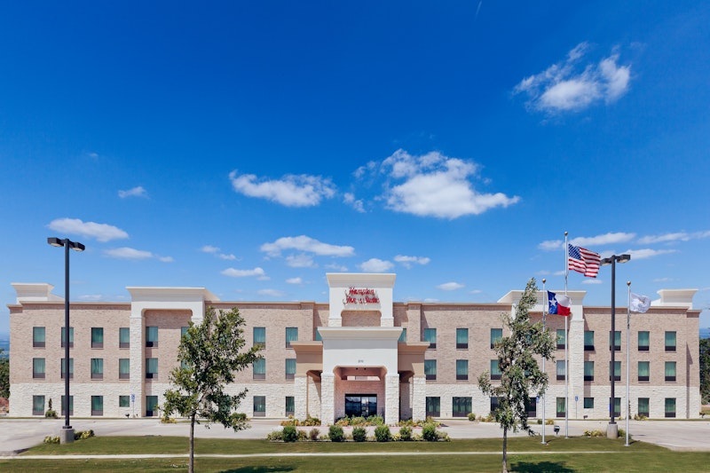 Hampton Inn and Suites Dumas 1/12