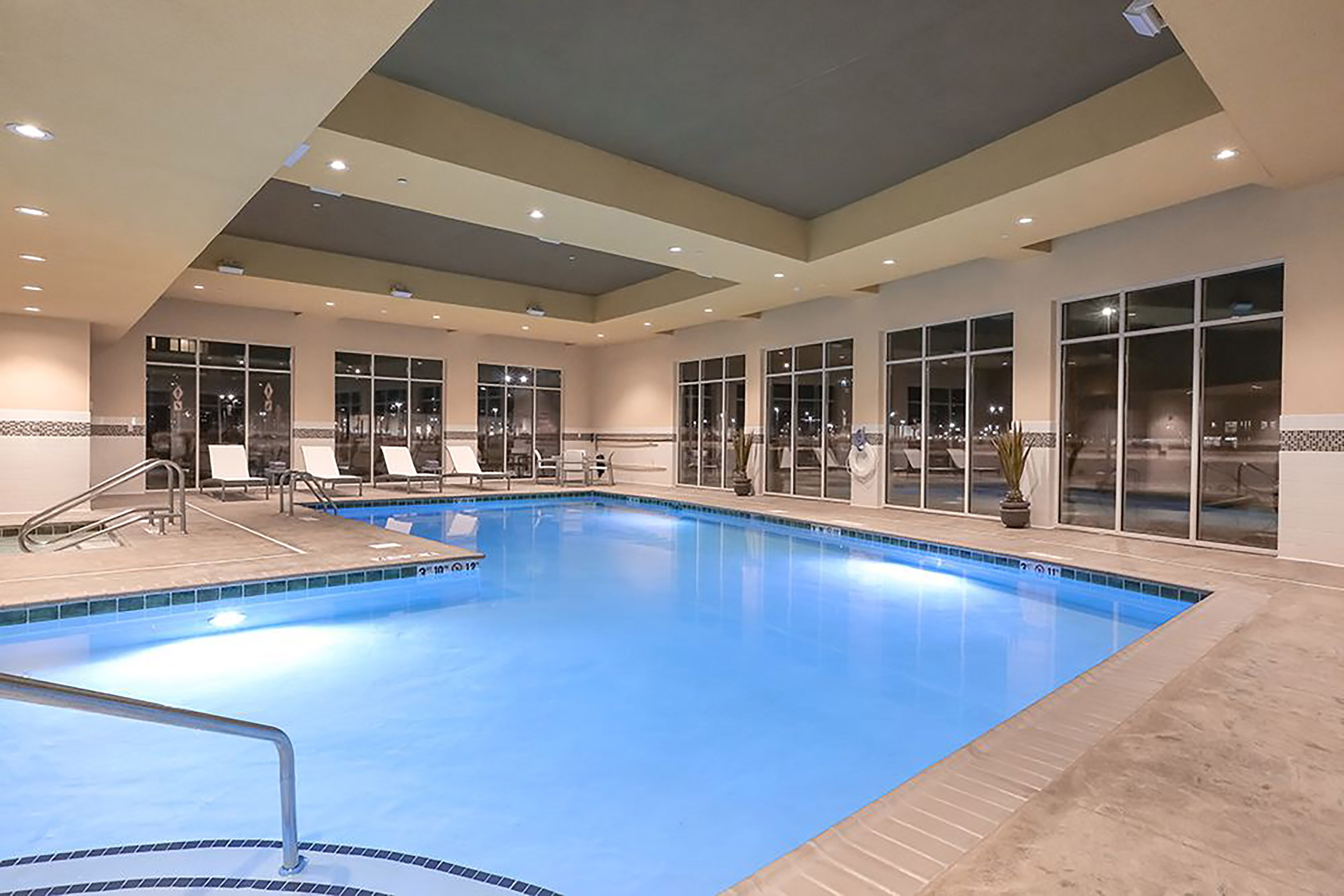 Holiday Inn Hotel & Suites East Peoria 22/62