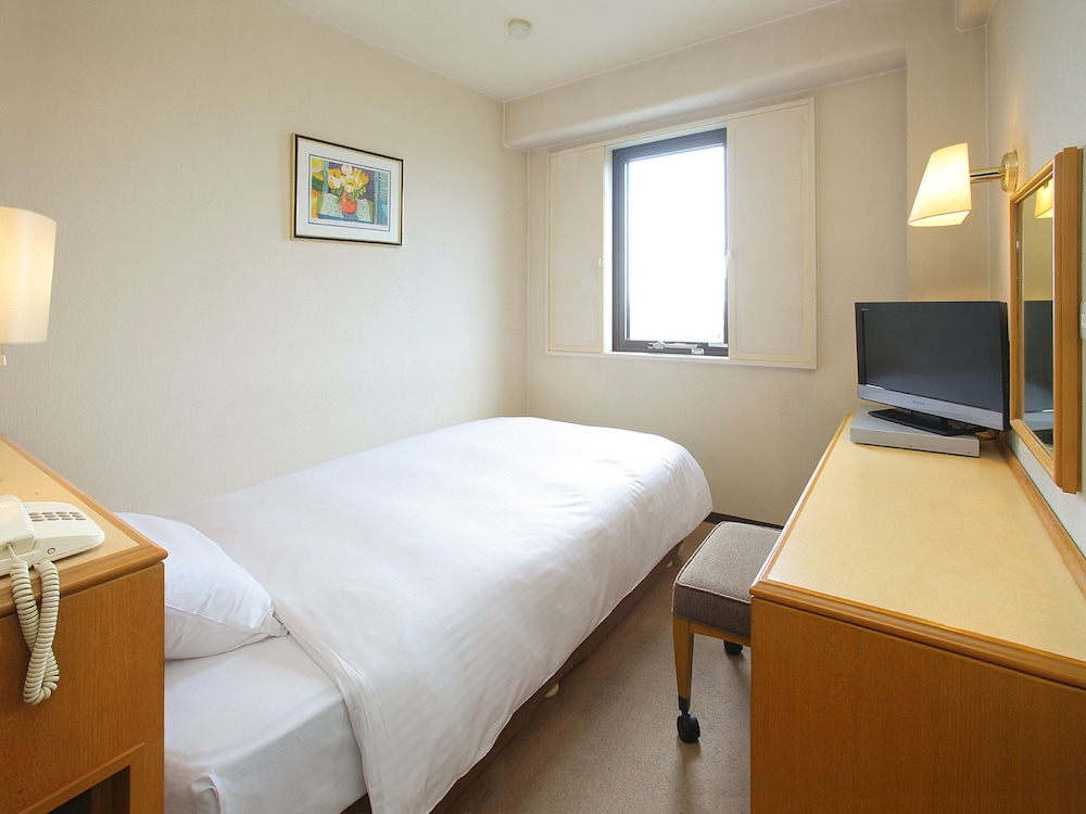 ROOM, SINGLE