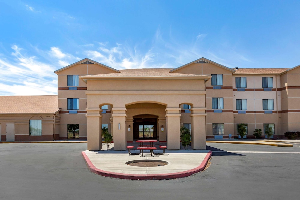 Comfort Inn & Suites Socorro, NM 1/38