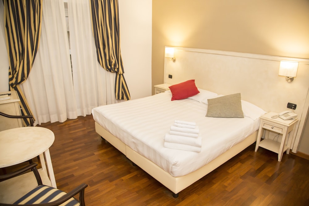 Inn Rome Rooms & Suites 11/50