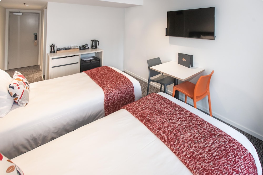 Hotel Give 15/79