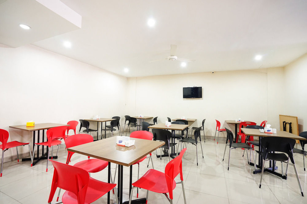 Zen Rooms Near Mitra Raya 13/14