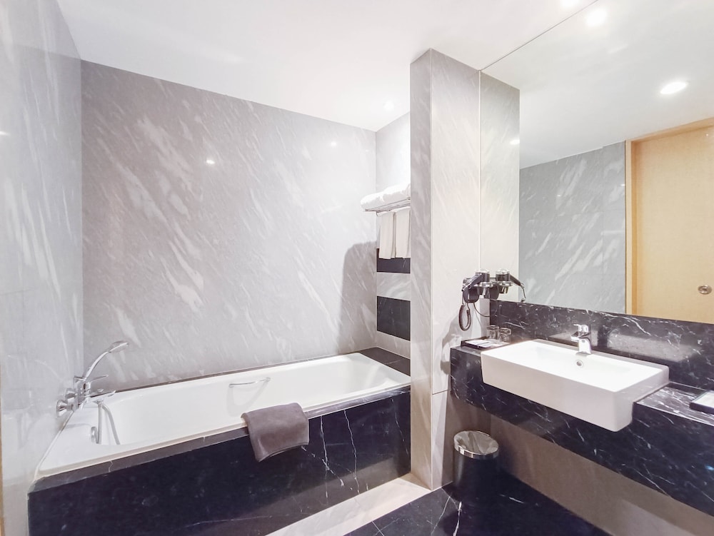 Brits Hotel Karawang 44/49