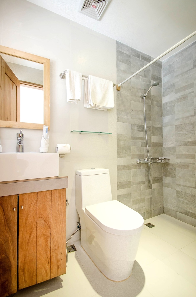 Zuzuni Boutique Hotel 48/50