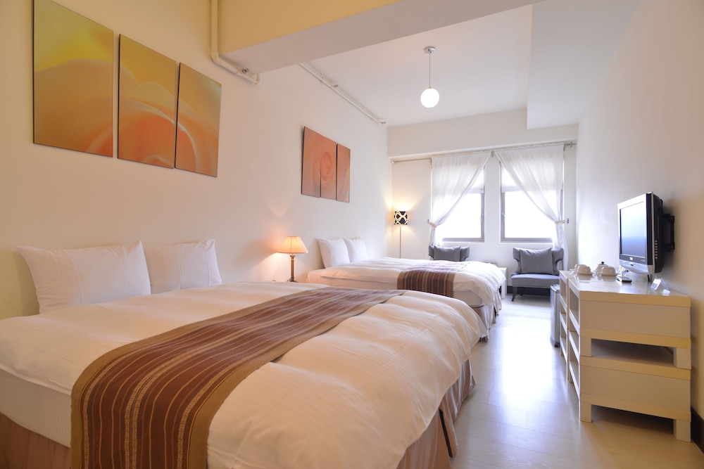 ROOM, QUADRUPLE