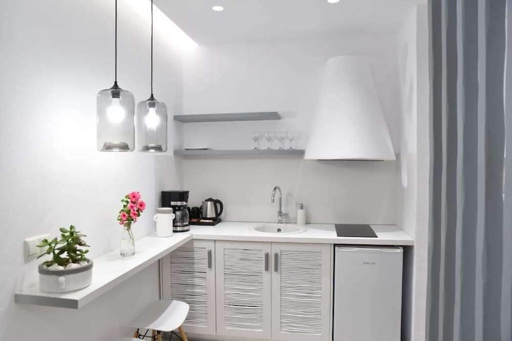 Crystal Mare Suites 8/33