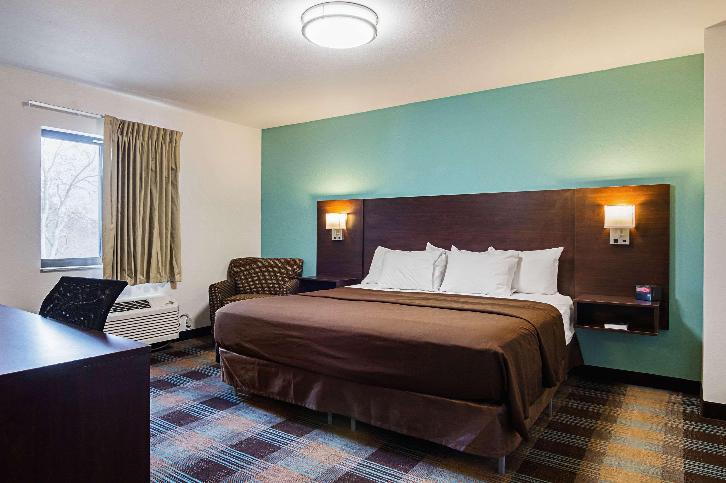 Efficiency, Suite, King Bed