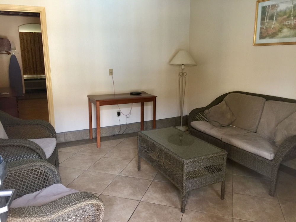 Texas Inn and Suites - Rio Grande Valley 47/62