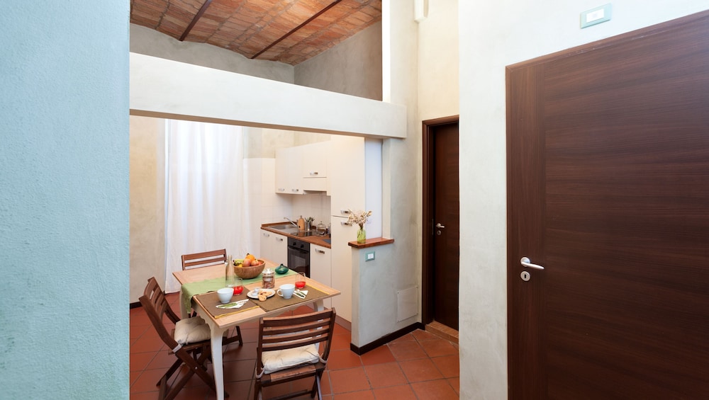 Folia B&B 2/32