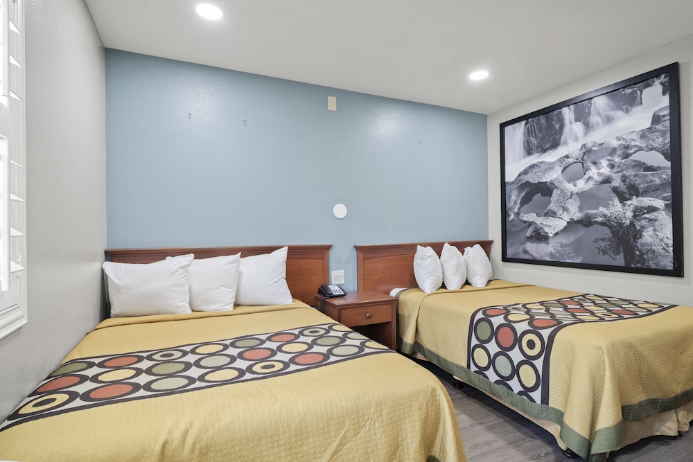 Travelers Inn Medford 20/58
