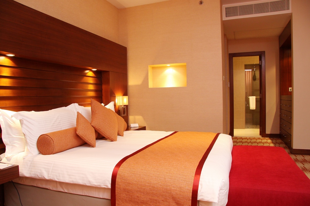 Crowne Plaza Sohar 18/81