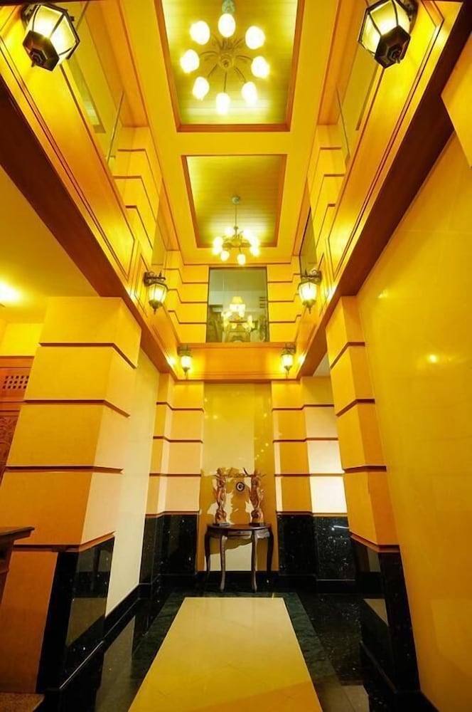 Violet Tower At Khaosan Palace 5/68