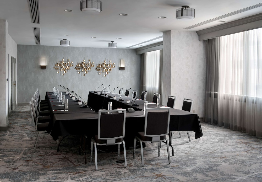 Embassy Suites by Hilton Bethesda Washington DC 46/51