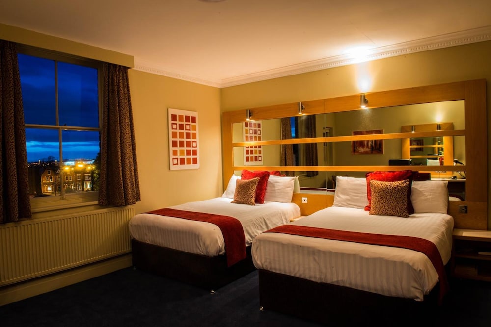 Regent Hotel 19/42