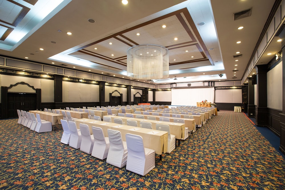 The Imperial Hotel And Convention Centre Phitsanulok 64/67