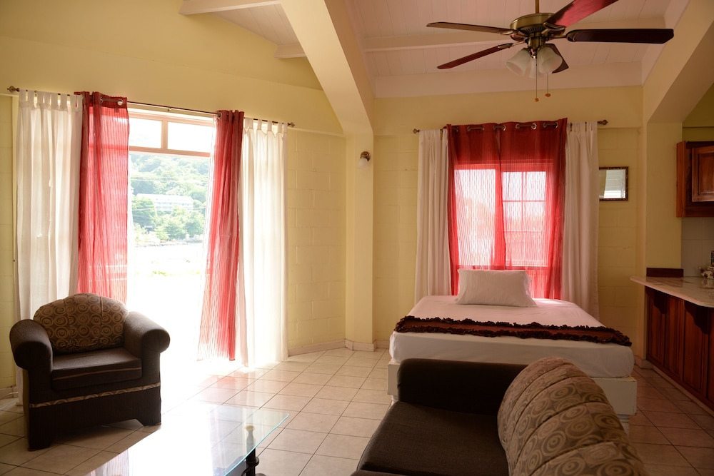 Fisherman's Point Resort 34/50