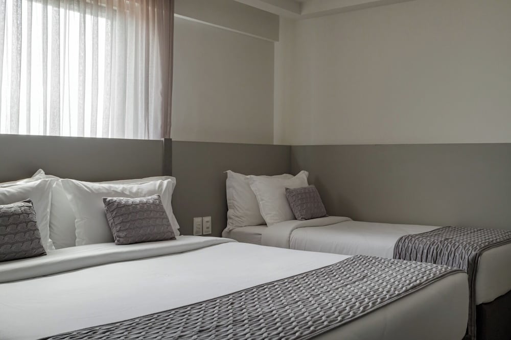 Comfort, Triple, 1 King and 1 Single Beds