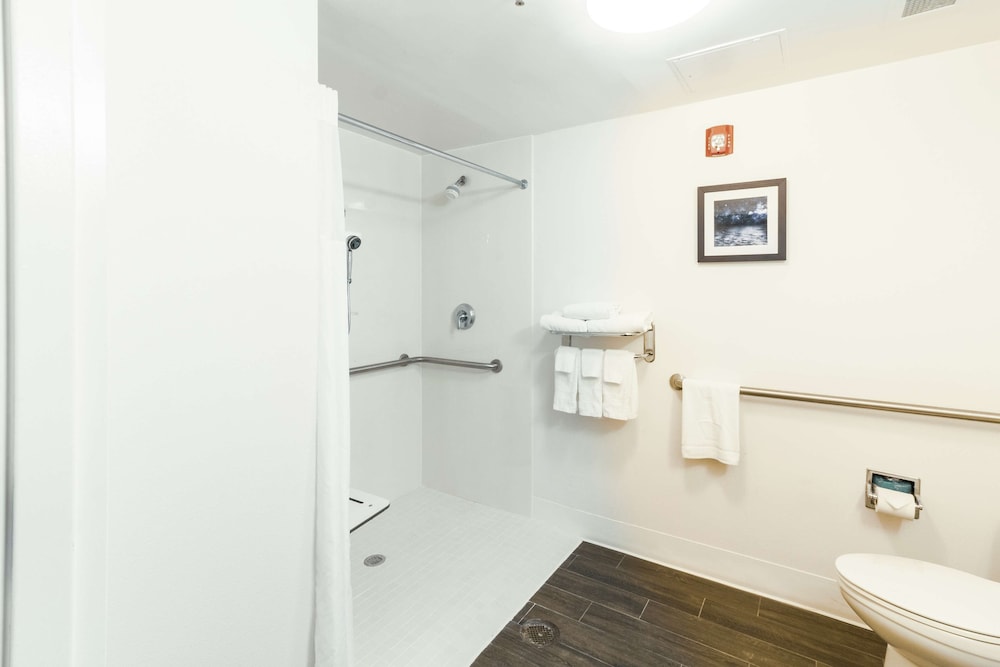 Hampton Inn And Suites Huntsville Southeast Hampton Cove Al 12/49