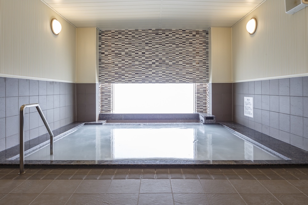 swimming pool spa
