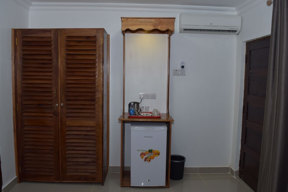 Chukwani Executive Inn 10/10