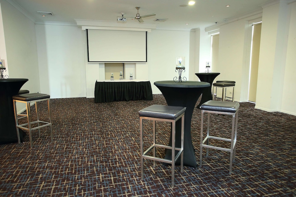 Oaks Townsville Metropole Hotel 51/69