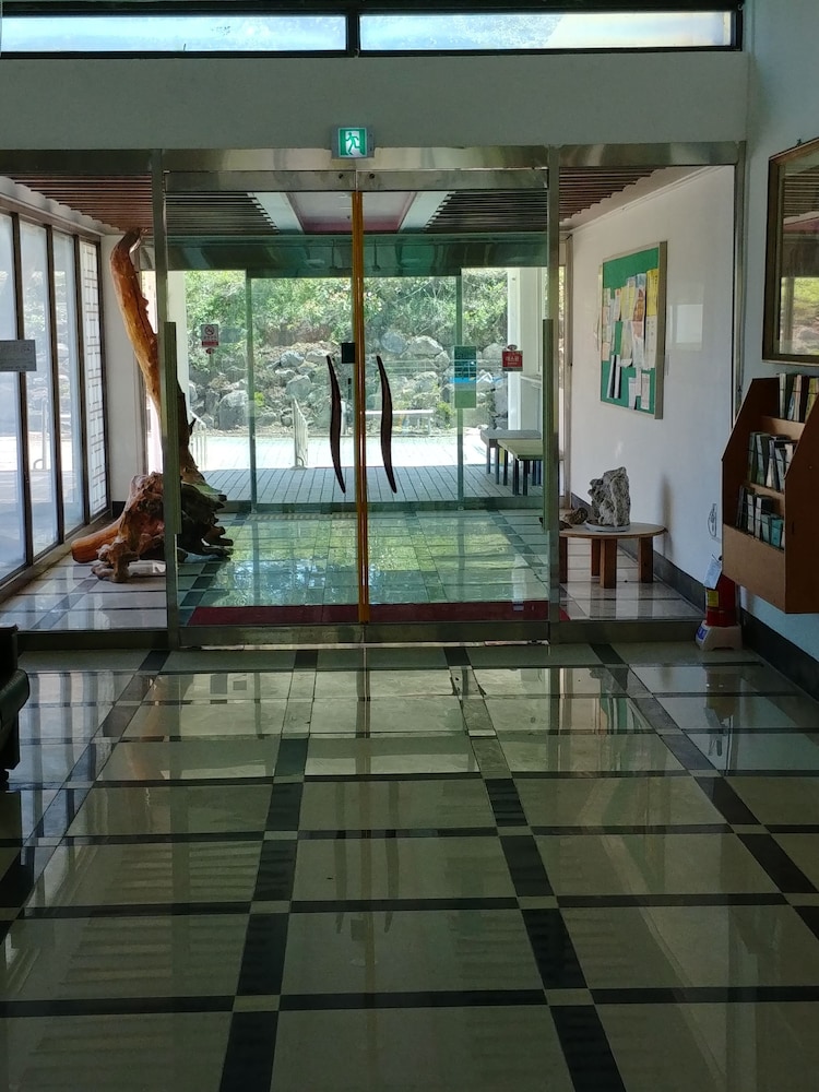 Geomunoreum Hostel 20/50