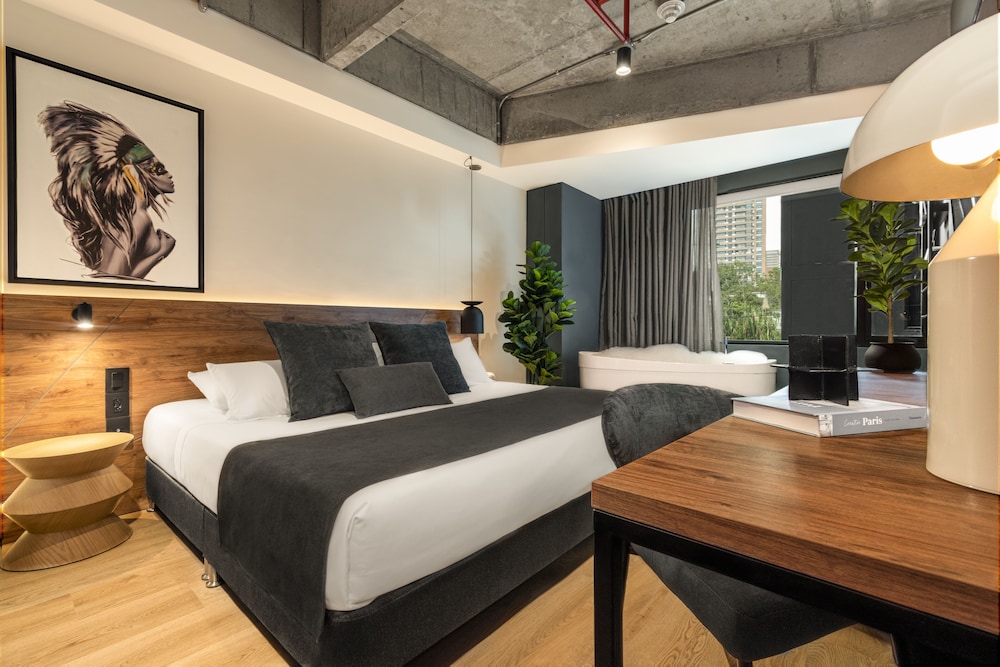 غرفة ملكية بسرير كينج، Hashtag 98 Hotel 2/10