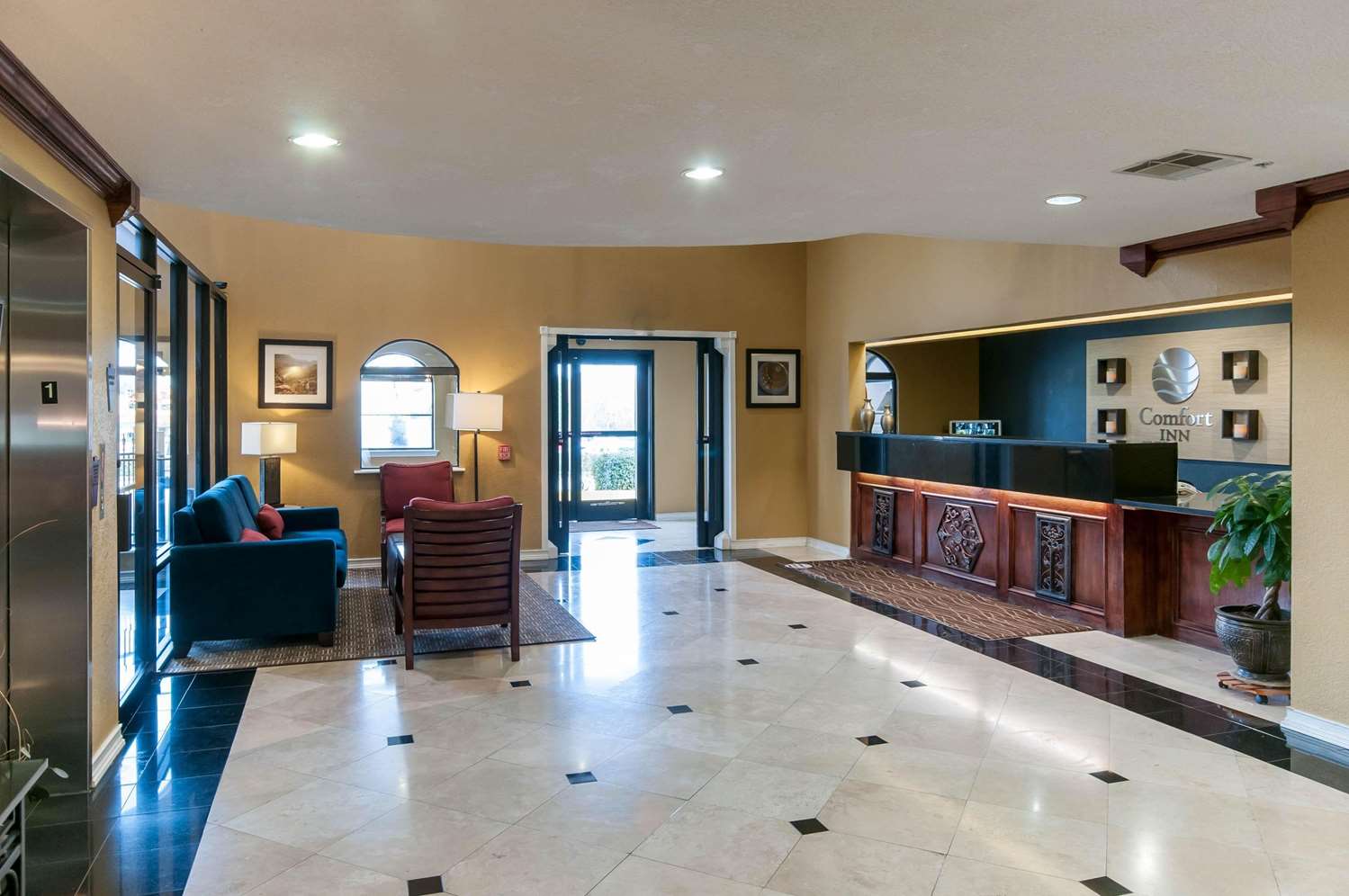 Comfort Inn North Conroe, TX 7/48