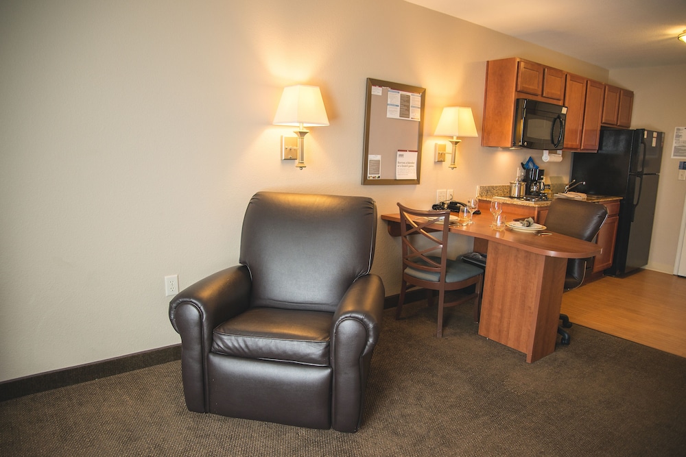 Candlewood Suites Loveland 38/62