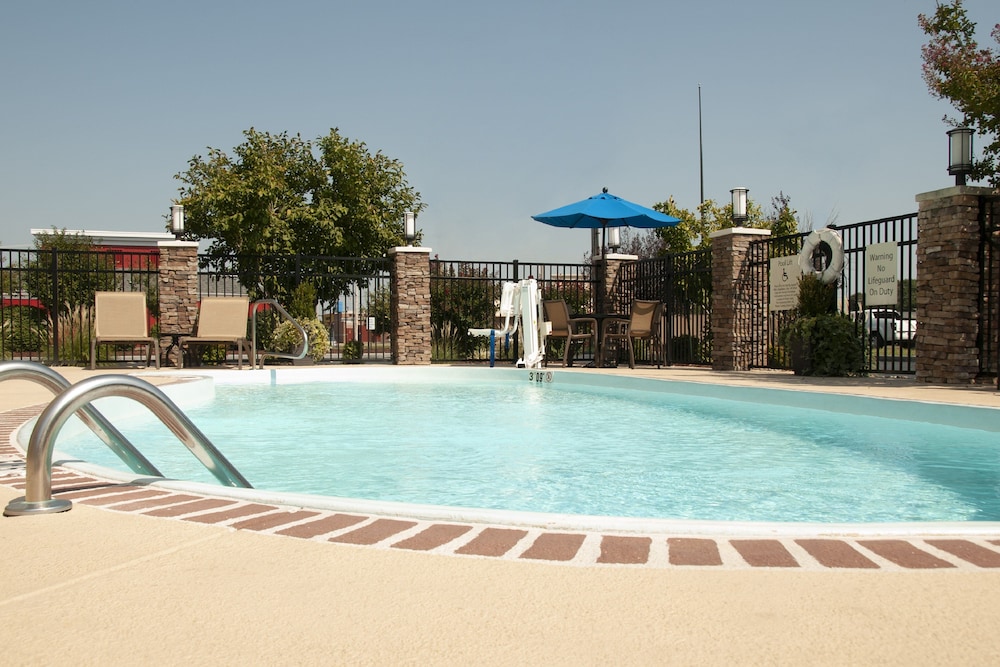 HOLIDAY INN EXPRESS BOWLING GREEN 6/72