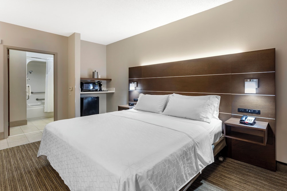 Holiday Inn Express Branson-Green Mountain Drive 13/72