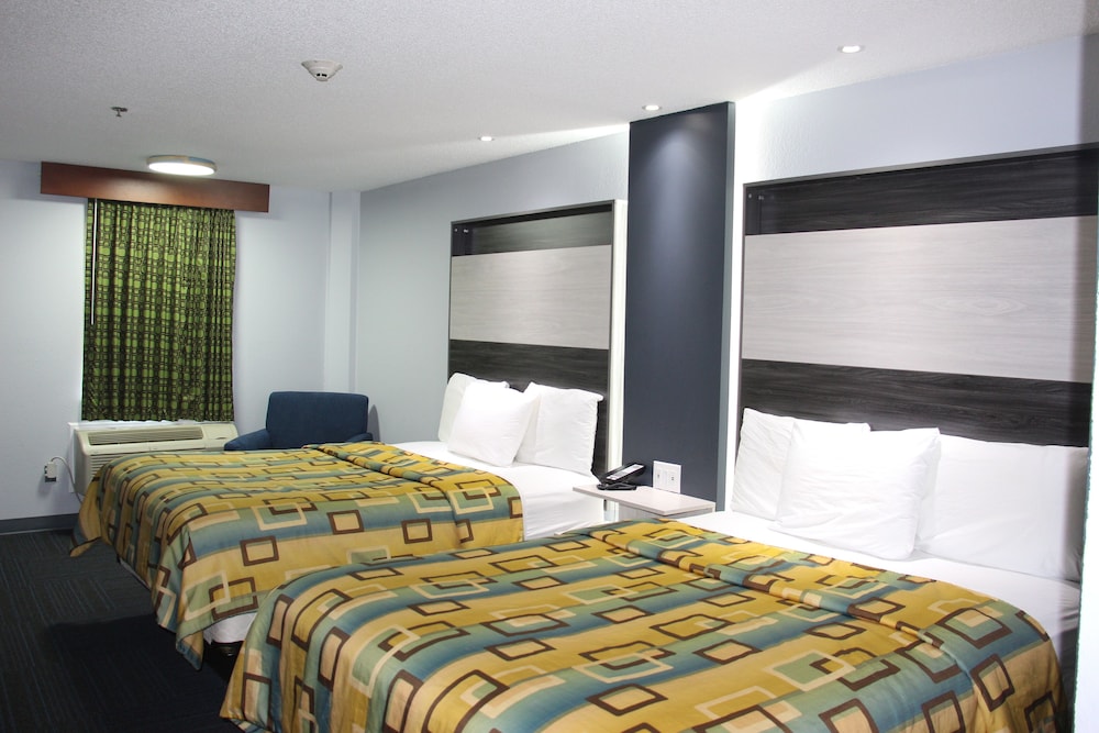 Douglas Inn And Suites 16/41
