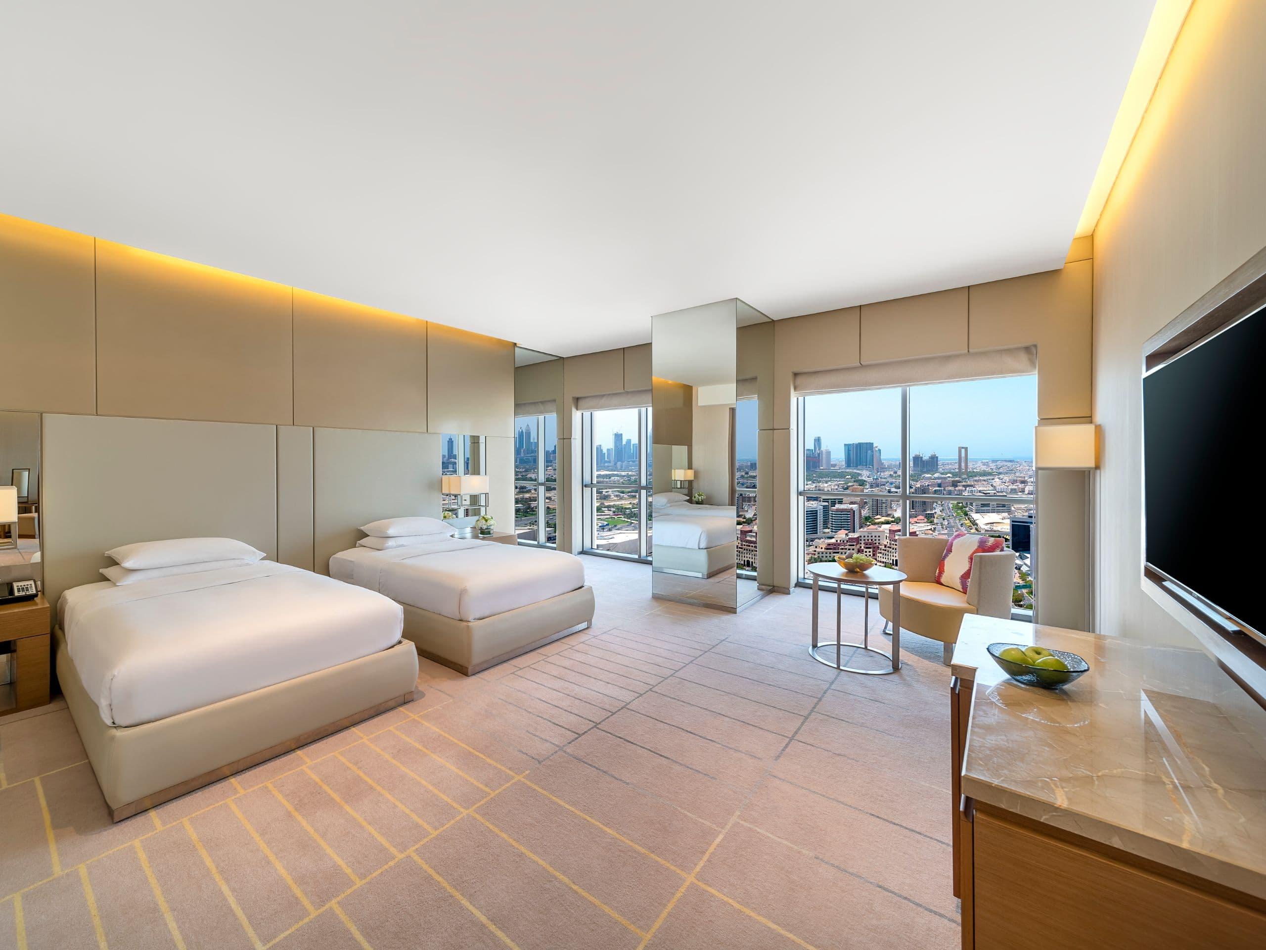 DELUXE, TWIN BEDS