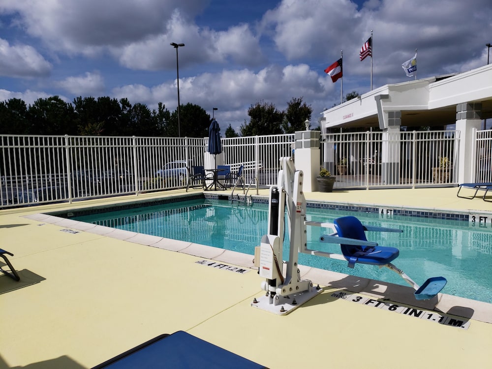 Days Inn Suites By Wyndham Union City 4/30