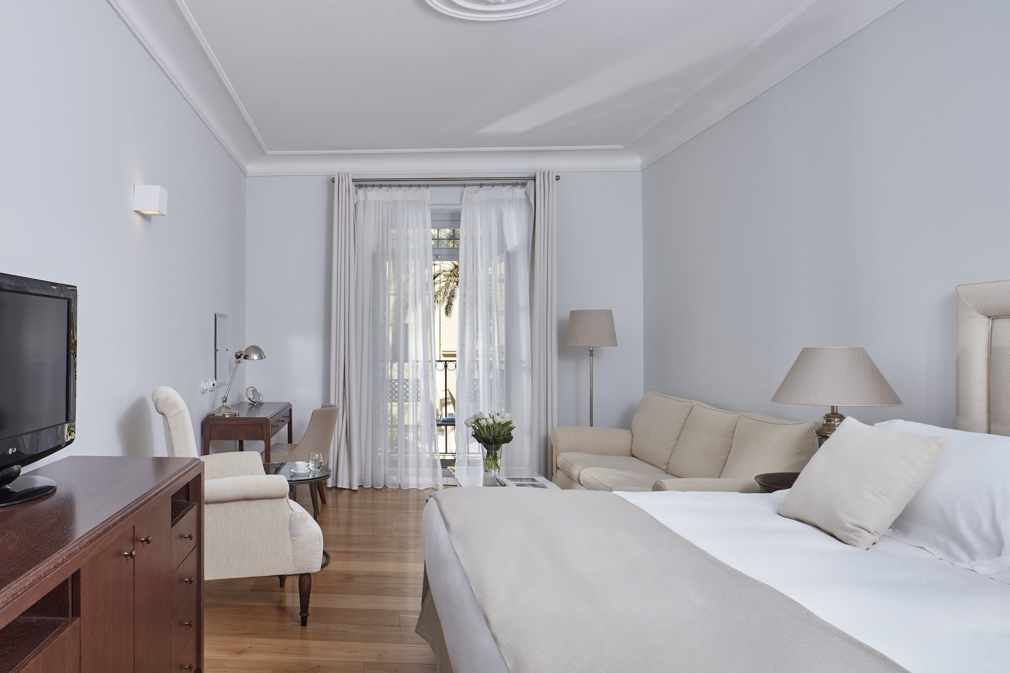 Pool, Suite, King Bed