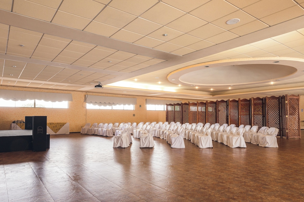 Serena Suite Park Hotel 5/25