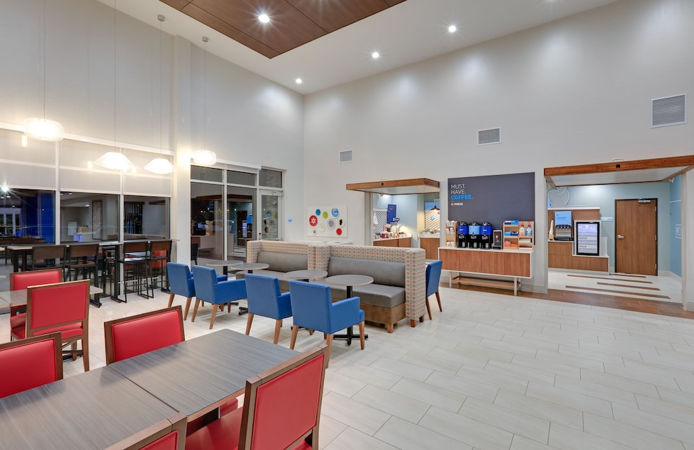 Holiday Inn Express & Suites Dallas Nw Hwy - Love Field 27/45