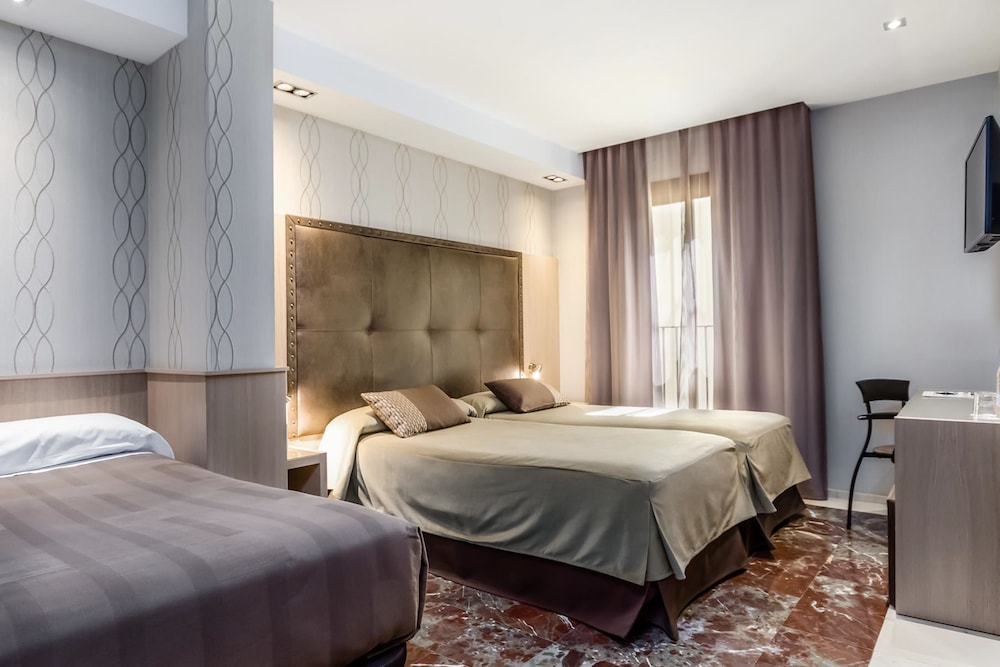 Gotico Hotel 19/77