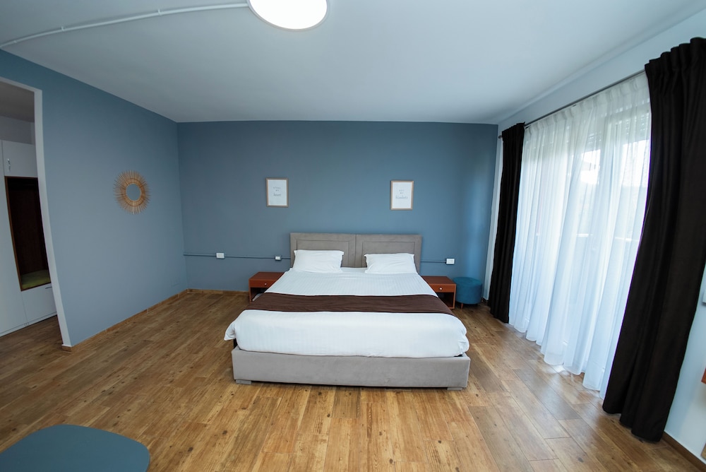 Olivar Hotel Tirana 11/60