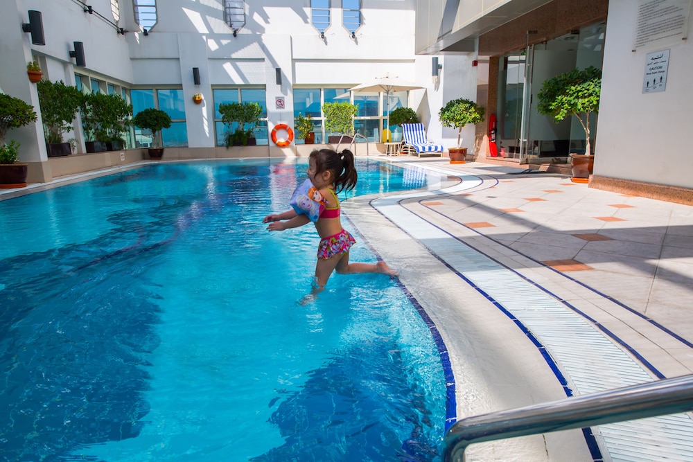 Majlis Grand Mercure Residence Abu Dhabi 63/65